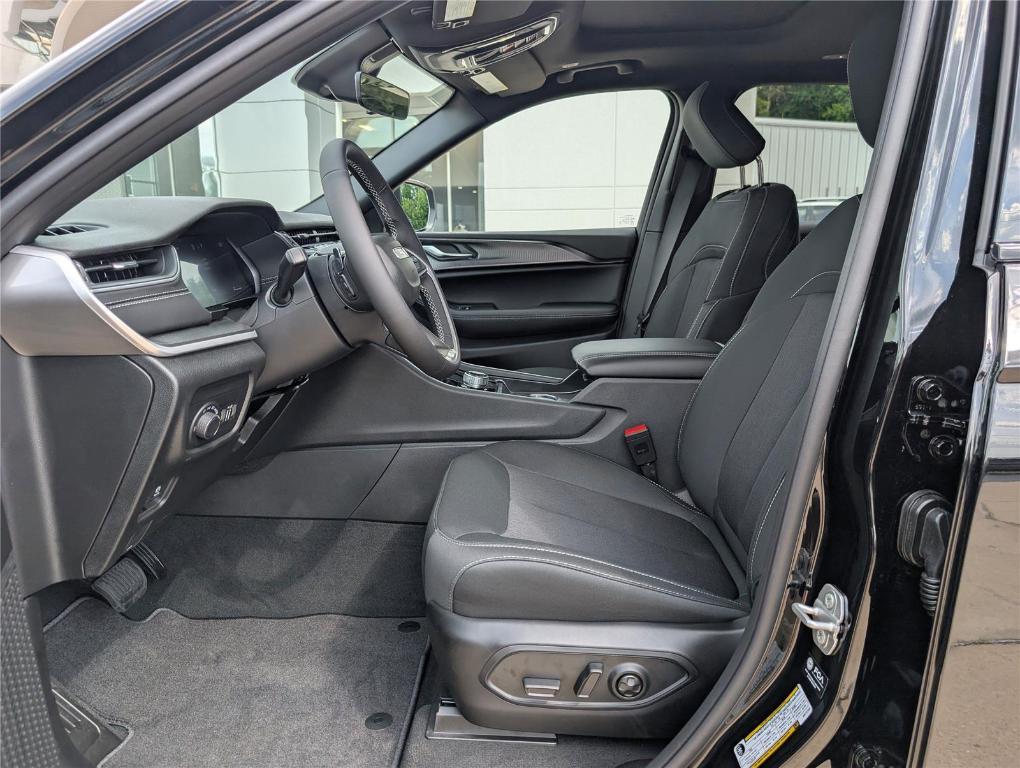new 2025 Jeep Grand Cherokee L car, priced at $36,615