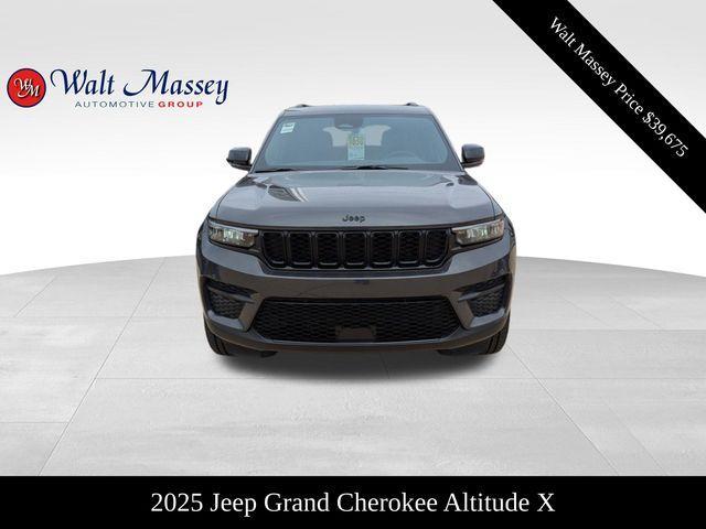 new 2025 Jeep Grand Cherokee car, priced at $39,675