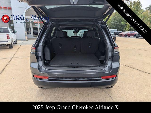 new 2025 Jeep Grand Cherokee car, priced at $39,675