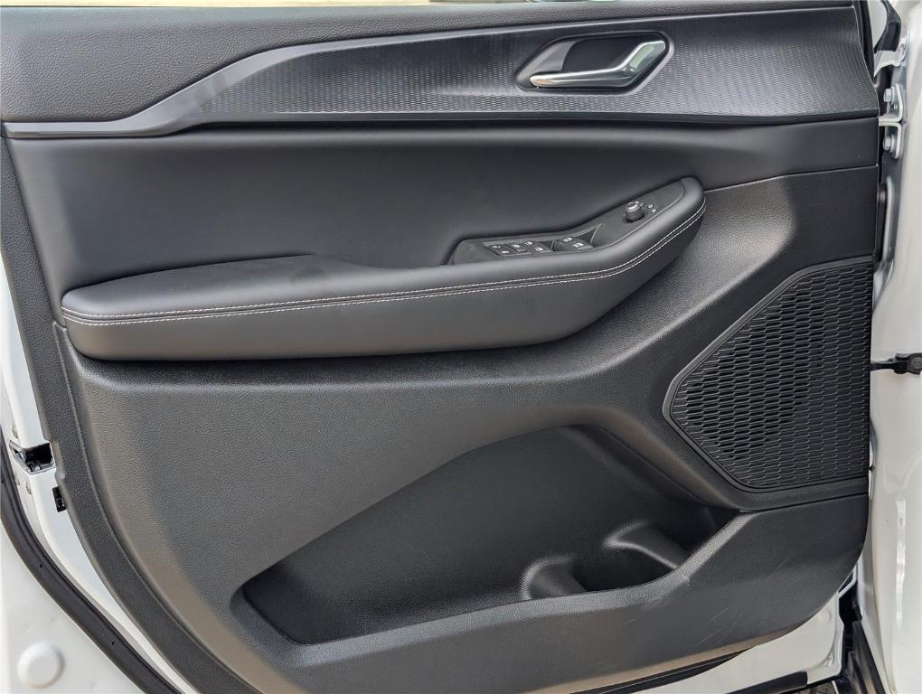 new 2025 Jeep Grand Cherokee L car, priced at $31,660