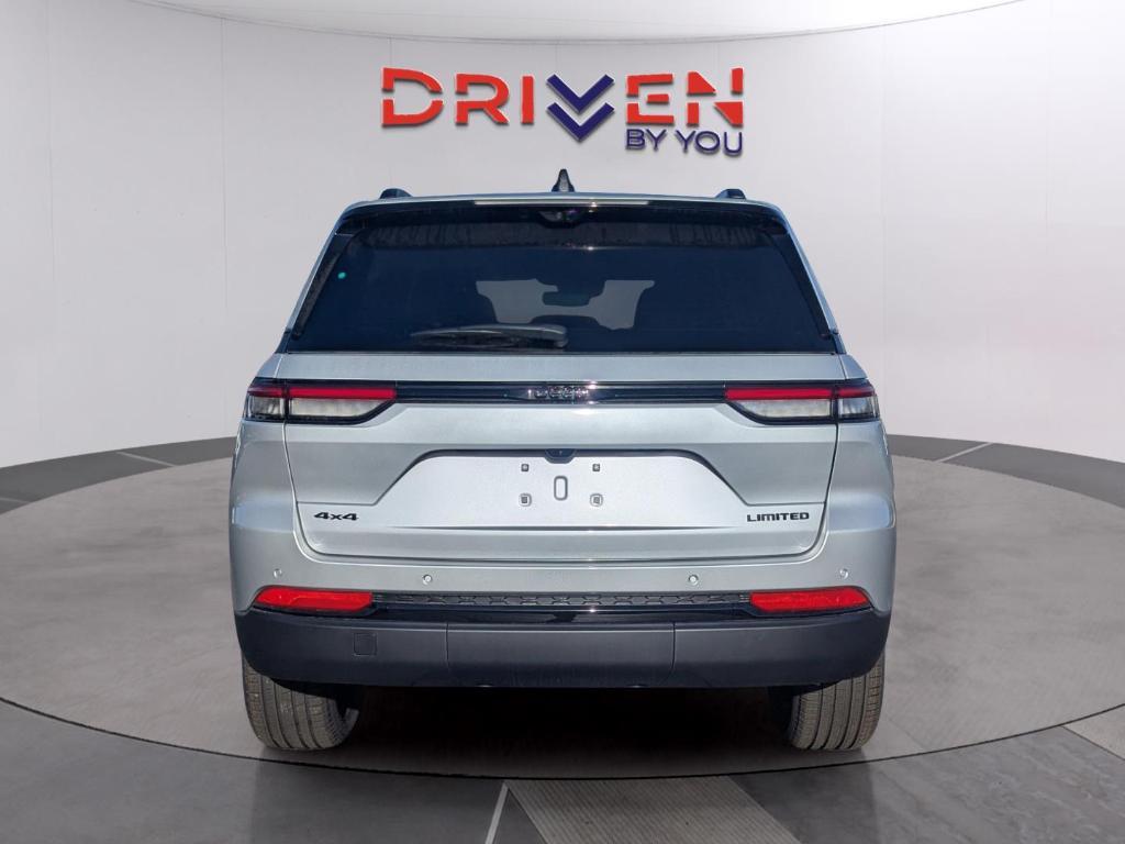 new 2025 Jeep Grand Cherokee car, priced at $49,611