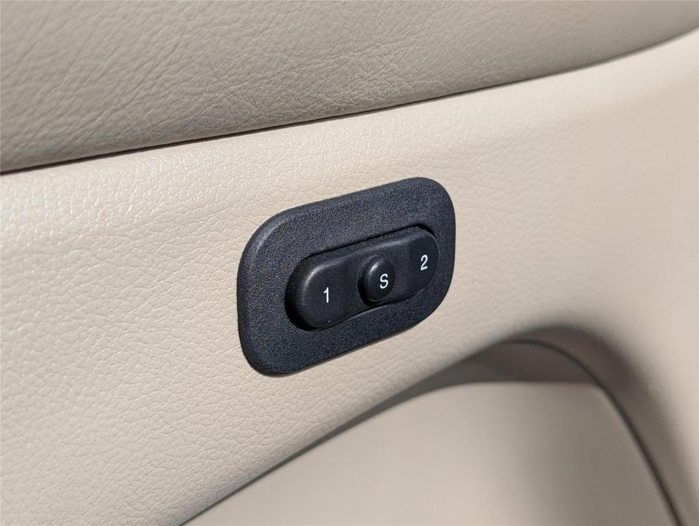 used 2016 Jeep Grand Cherokee car, priced at $14,372