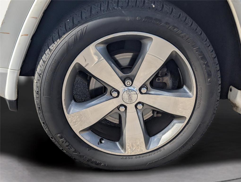 used 2016 Jeep Grand Cherokee car, priced at $14,372