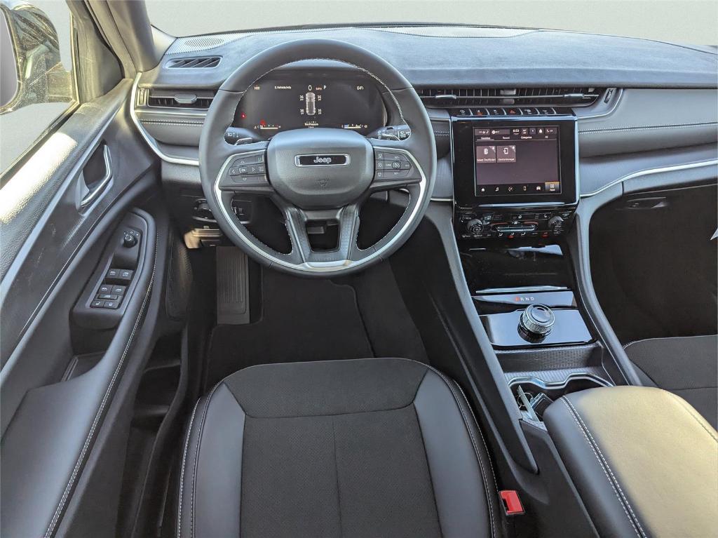 new 2025 Jeep Grand Cherokee car, priced at $41,902