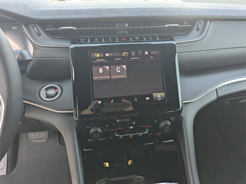 new 2025 Jeep Grand Cherokee car, priced at $41,902