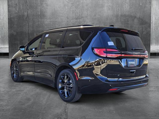 new 2025 Chrysler Pacifica car, priced at $50,958