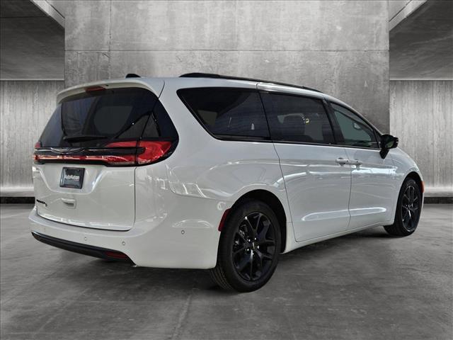 new 2024 Chrysler Pacifica car, priced at $39,737