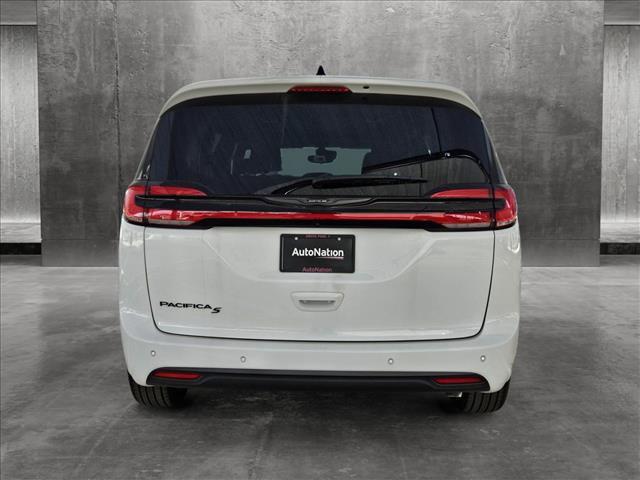 new 2024 Chrysler Pacifica car, priced at $39,737