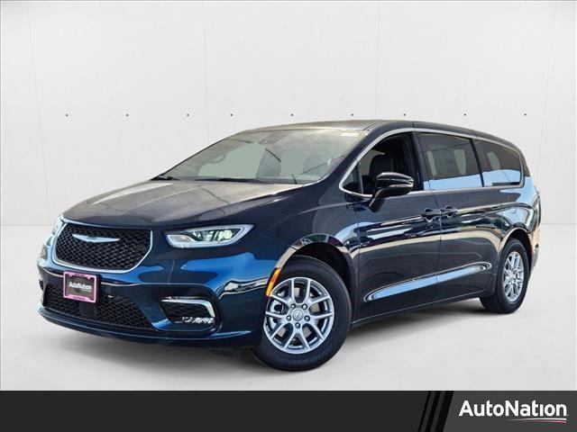 new 2025 Chrysler Pacifica car, priced at $37,266