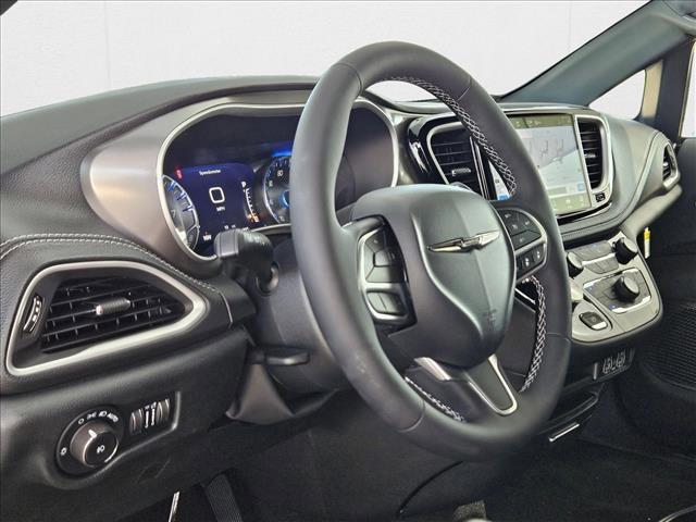 new 2025 Chrysler Pacifica car, priced at $37,266