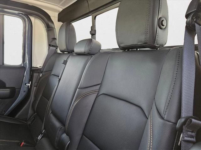 new 2025 Jeep Gladiator car, priced at $40,624