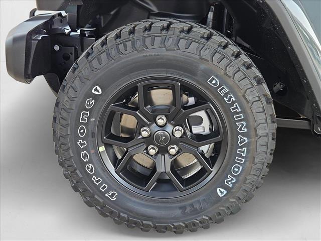 new 2025 Jeep Gladiator car, priced at $40,624