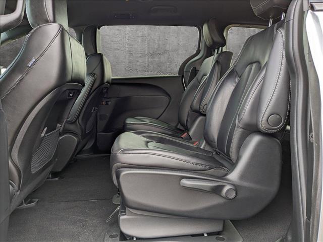 new 2023 Chrysler Pacifica Hybrid car, priced at $46,976