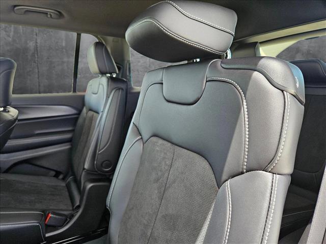 new 2025 Jeep Grand Cherokee L car, priced at $39,919