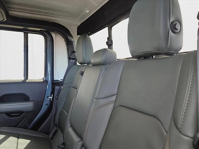 new 2025 Jeep Gladiator car, priced at $45,909