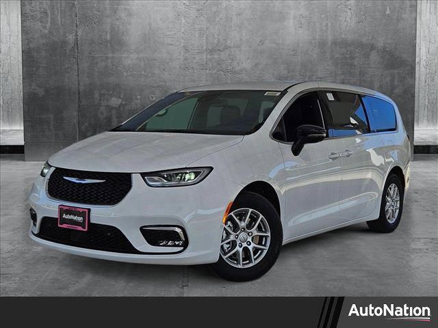 new 2025 Chrysler Pacifica car, priced at $45,402