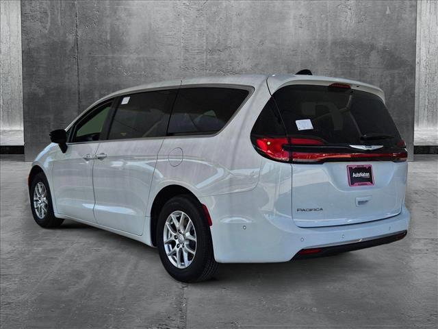 new 2025 Chrysler Pacifica car, priced at $45,402
