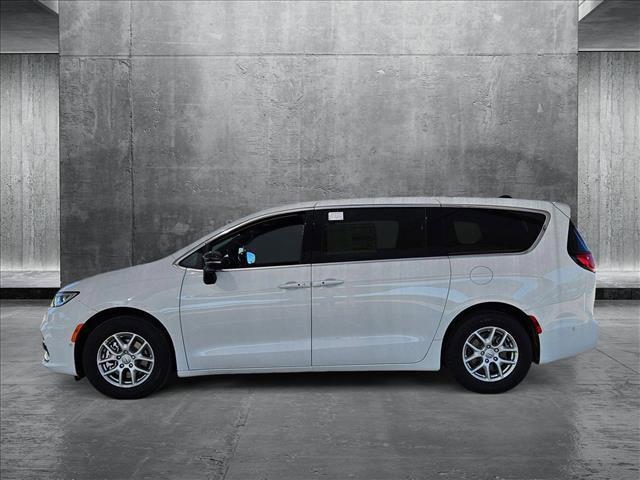 new 2025 Chrysler Pacifica car, priced at $45,402