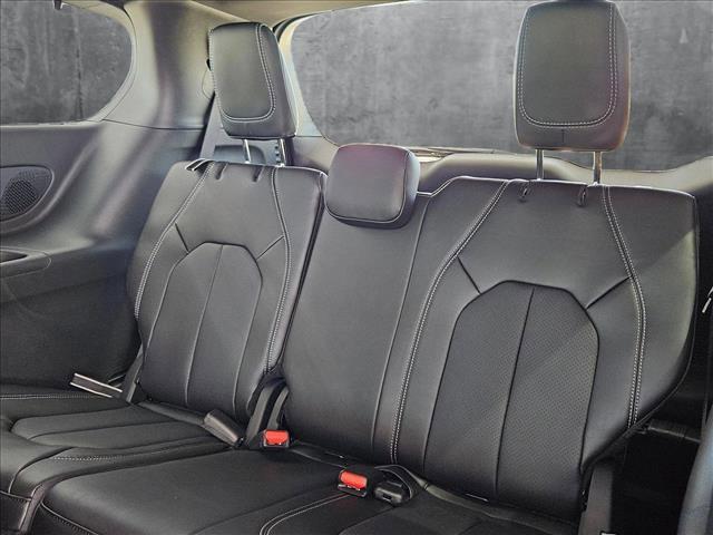 new 2025 Chrysler Pacifica car, priced at $45,402