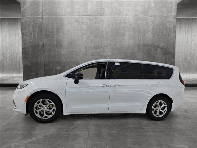 new 2024 Chrysler Pacifica car, priced at $46,672