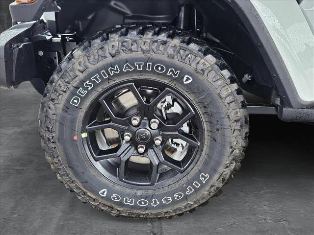 new 2025 Jeep Gladiator car, priced at $42,441