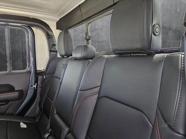 new 2025 Jeep Gladiator car, priced at $46,192