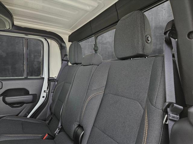 new 2025 Jeep Gladiator car, priced at $39,634