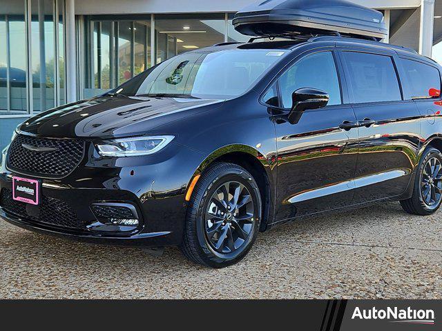 new 2025 Chrysler Pacifica car, priced at $39,705