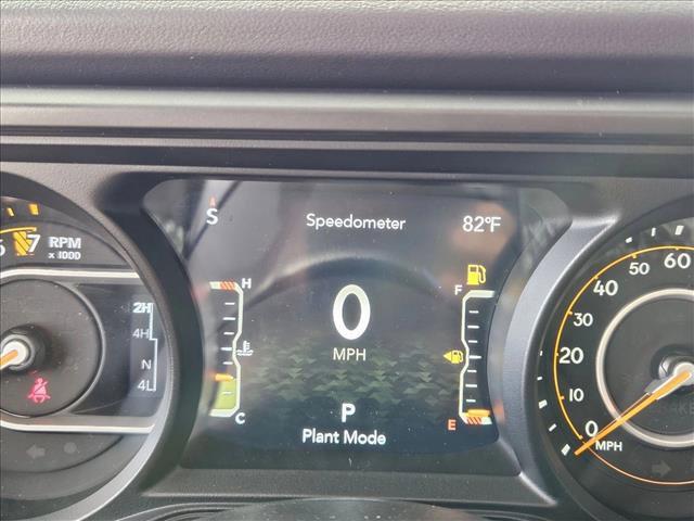 new 2025 Jeep Gladiator car, priced at $43,577