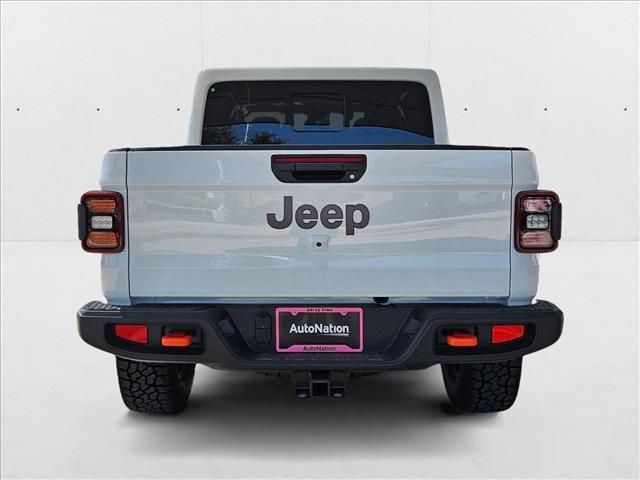 new 2025 Jeep Gladiator car, priced at $43,577