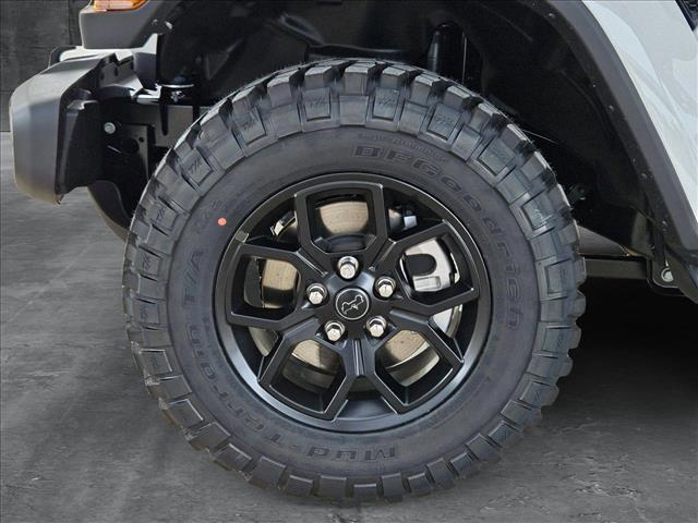 new 2025 Jeep Gladiator car, priced at $40,838