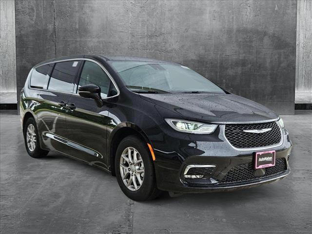 new 2025 Chrysler Pacifica car, priced at $44,250