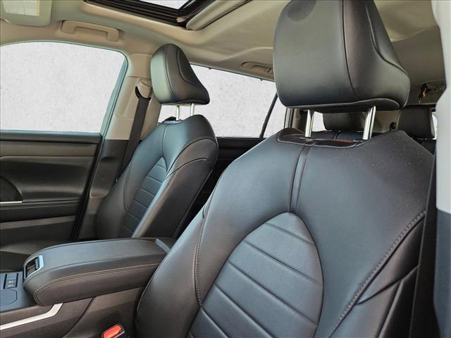 used 2021 Toyota Highlander Hybrid car, priced at $29,966