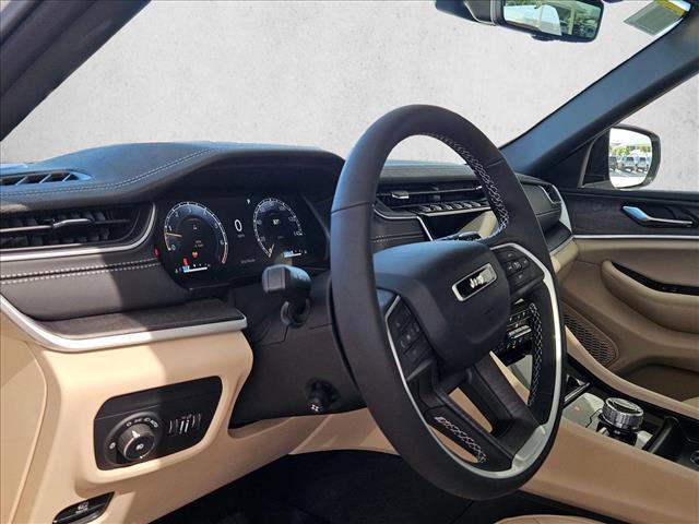 new 2025 Jeep Grand Cherokee car, priced at $42,970