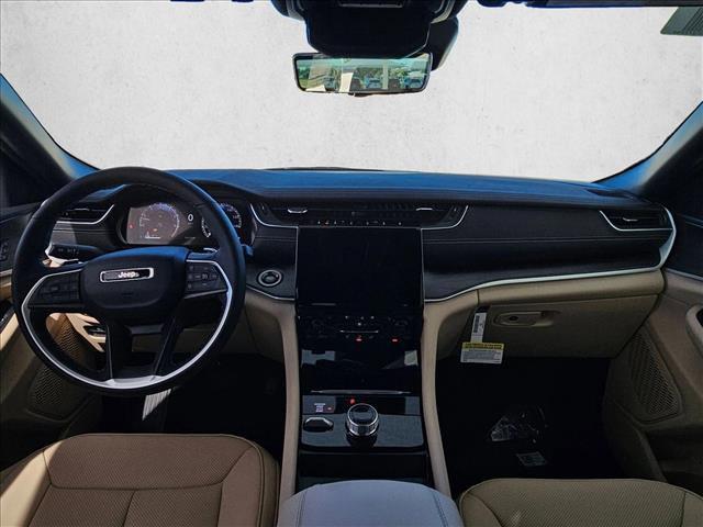 new 2025 Jeep Grand Cherokee car, priced at $42,970