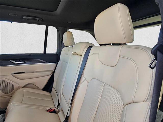 new 2025 Jeep Grand Cherokee car, priced at $42,970