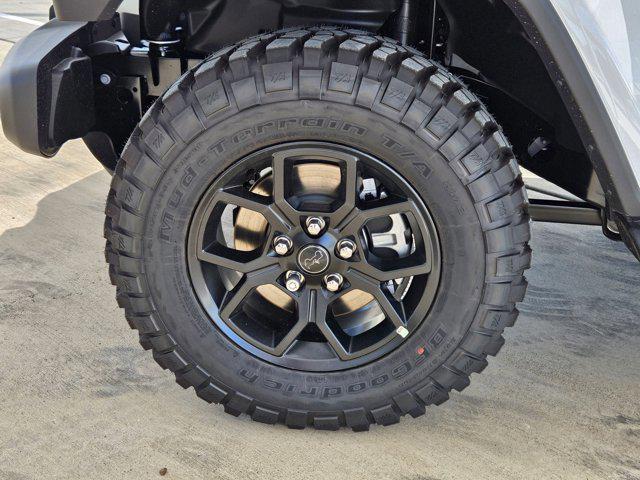 new 2025 Jeep Gladiator car, priced at $39,588