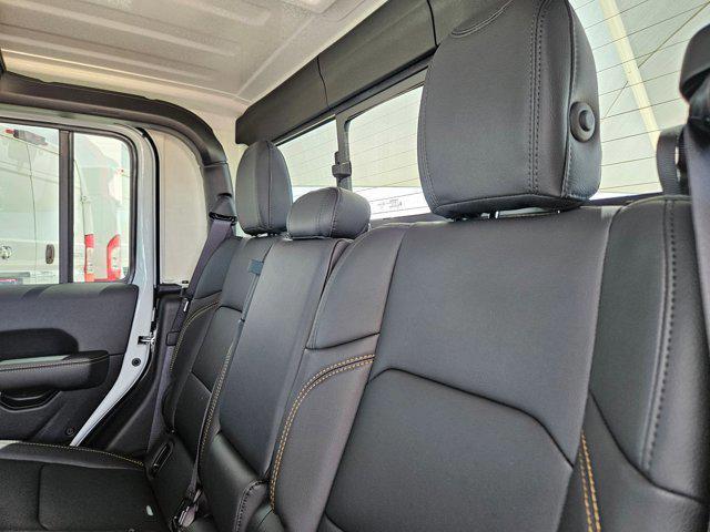 new 2025 Jeep Gladiator car, priced at $39,588