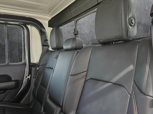 new 2025 Jeep Gladiator car, priced at $41,560