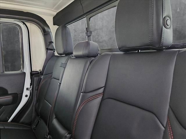 new 2025 Jeep Gladiator car, priced at $46,776