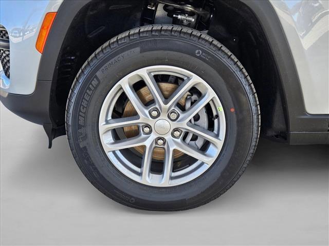 new 2025 Jeep Grand Cherokee car, priced at $34,189
