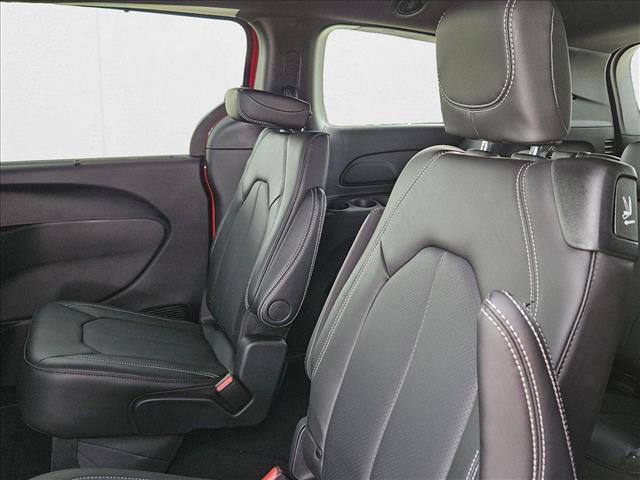 new 2025 Chrysler Pacifica car, priced at $34,016