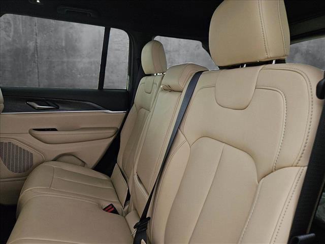 new 2025 Jeep Grand Cherokee car, priced at $42,188