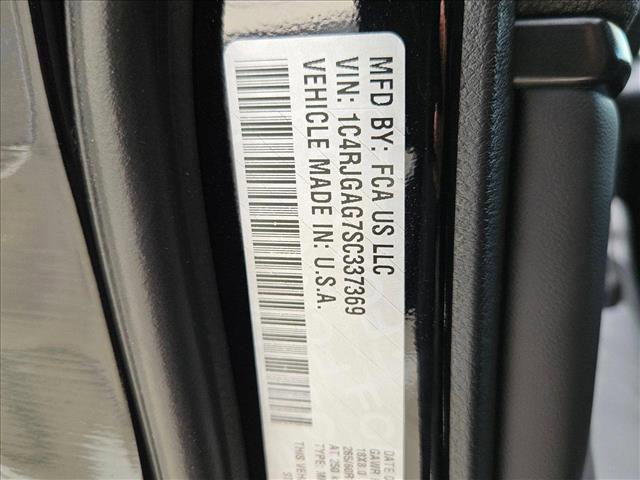 new 2025 Jeep Grand Cherokee car, priced at $34,064