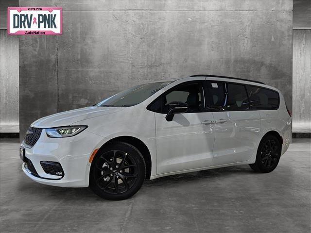 new 2024 Chrysler Pacifica car, priced at $48,288