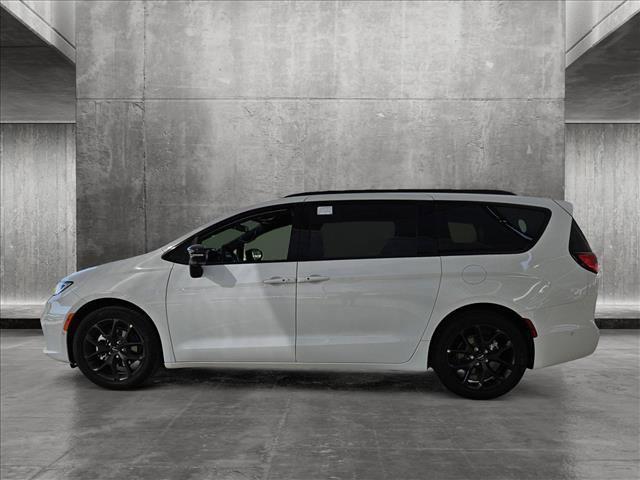 new 2024 Chrysler Pacifica car, priced at $48,288