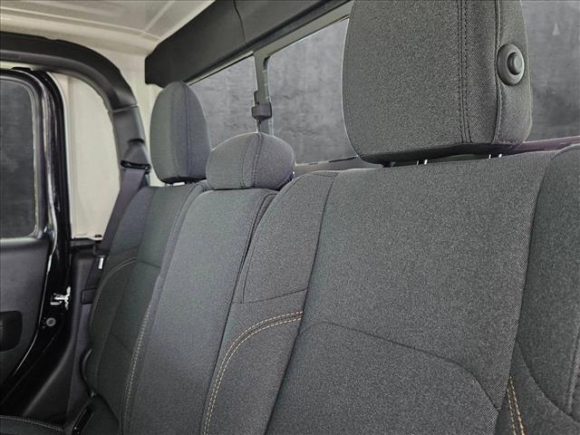 new 2025 Jeep Gladiator car, priced at $43,827