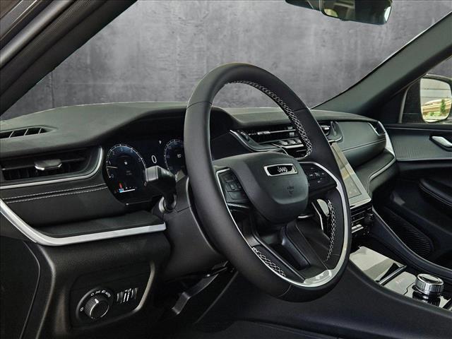 new 2025 Jeep Grand Cherokee car, priced at $34,697