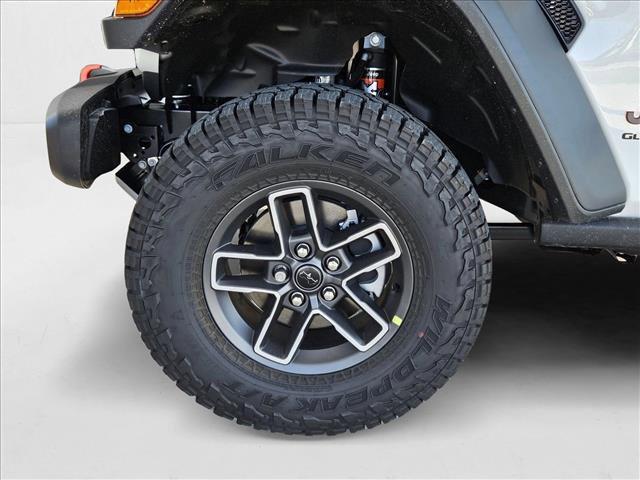 new 2025 Jeep Gladiator car, priced at $43,577