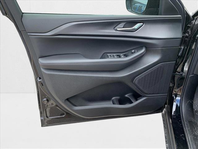 new 2025 Jeep Grand Cherokee L car, priced at $39,123